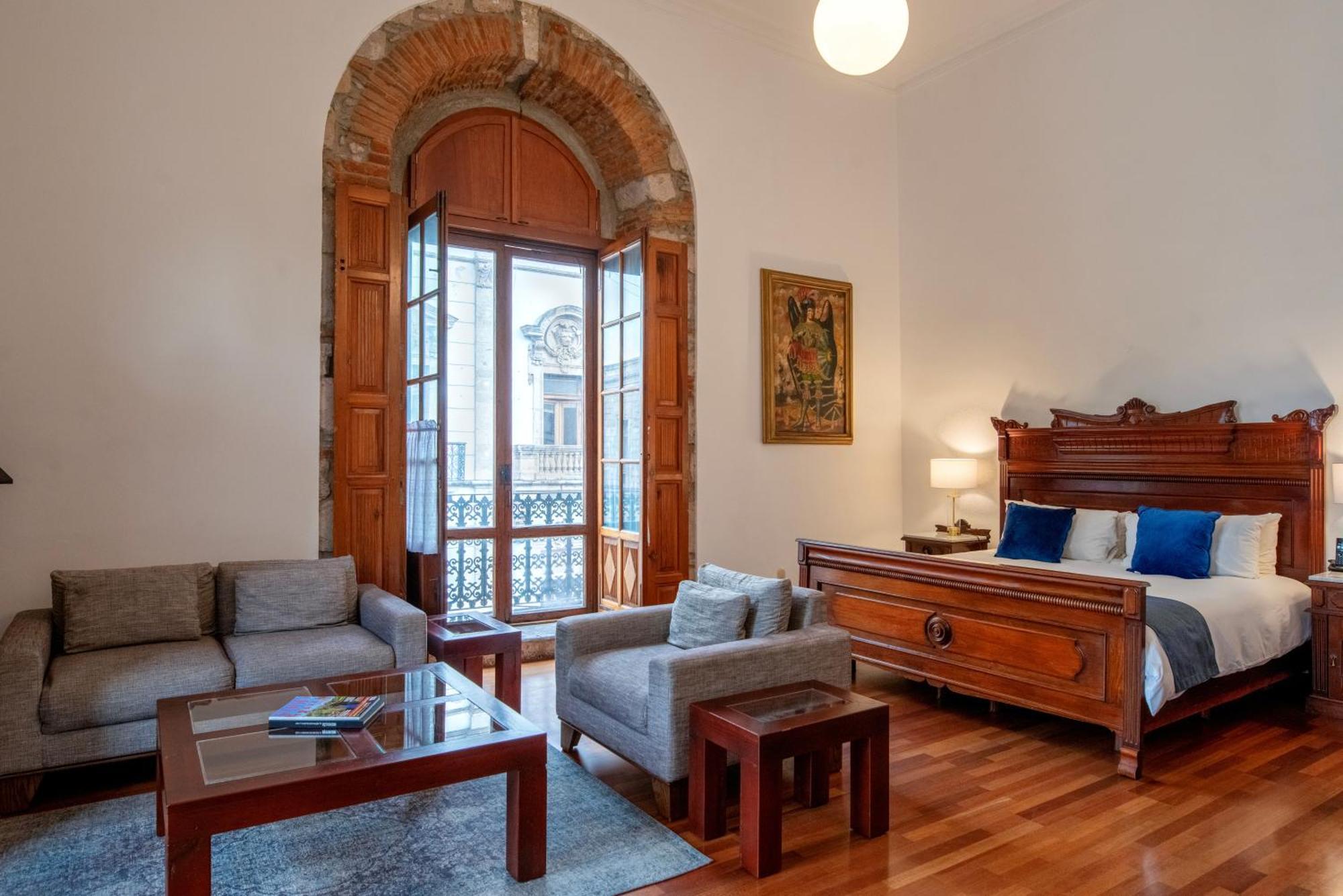 King Suite with Balcony,1644415324:JPEG